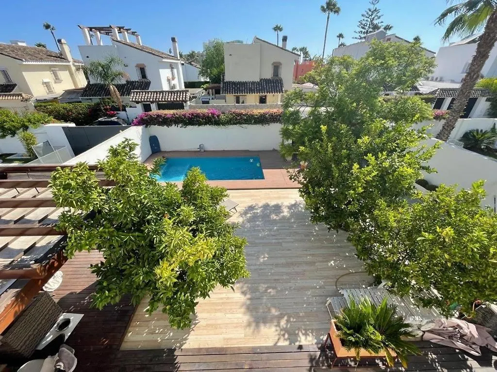 Bonita Villa Con Piscina Estepona