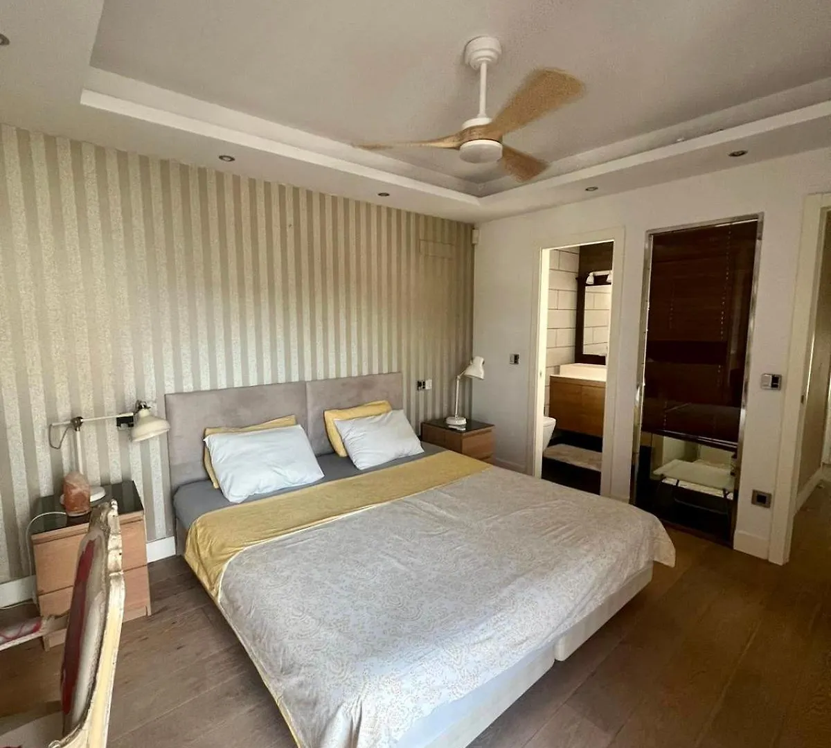 Bonita Villa Con Piscina Estepona